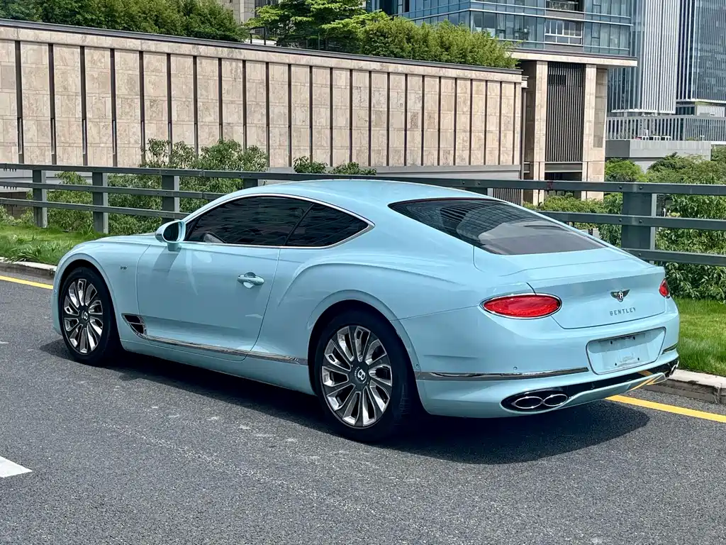 Bentley Continental 2021