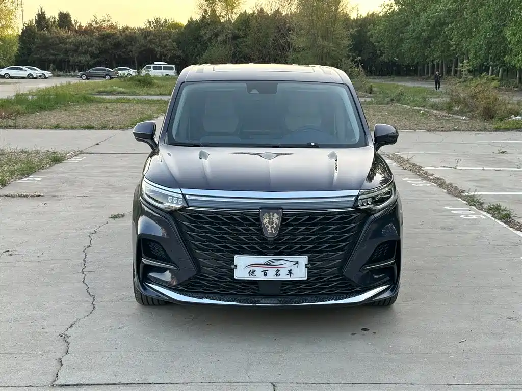 Roewe iMAX8 2023