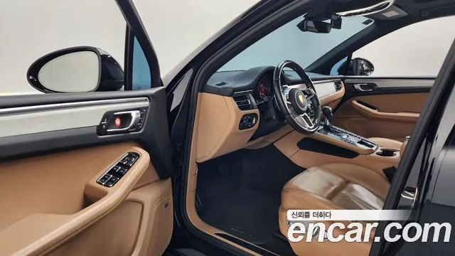 Porsche Macan 2021