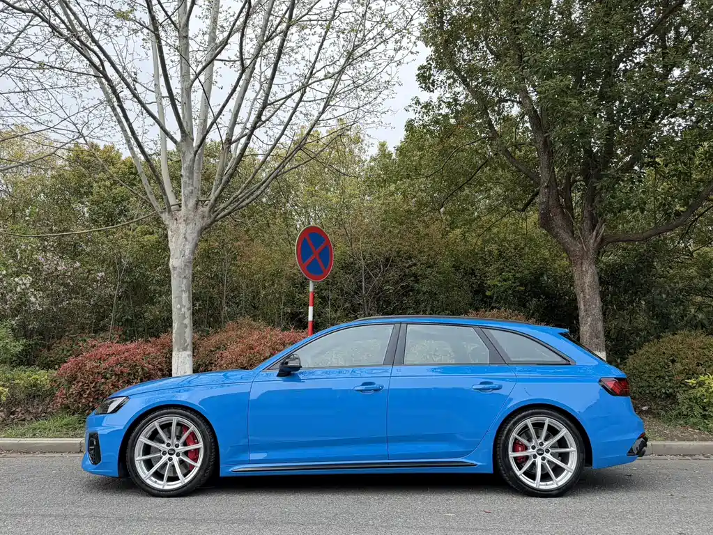 Audi RS 4 2021