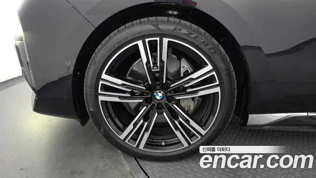 BMW i7 2024