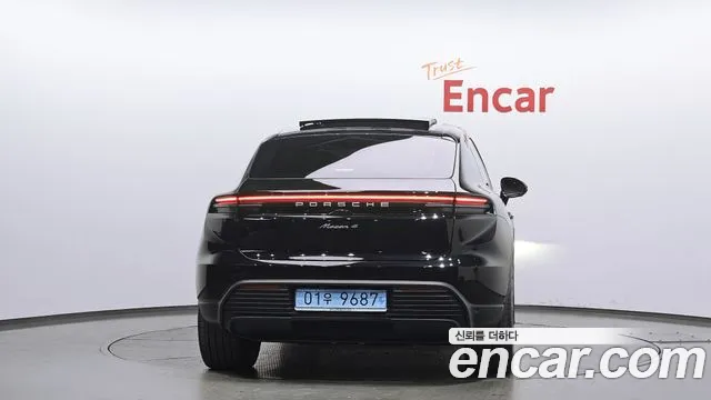 Porsche Macan 2025