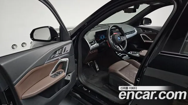 BMW iX1 2024