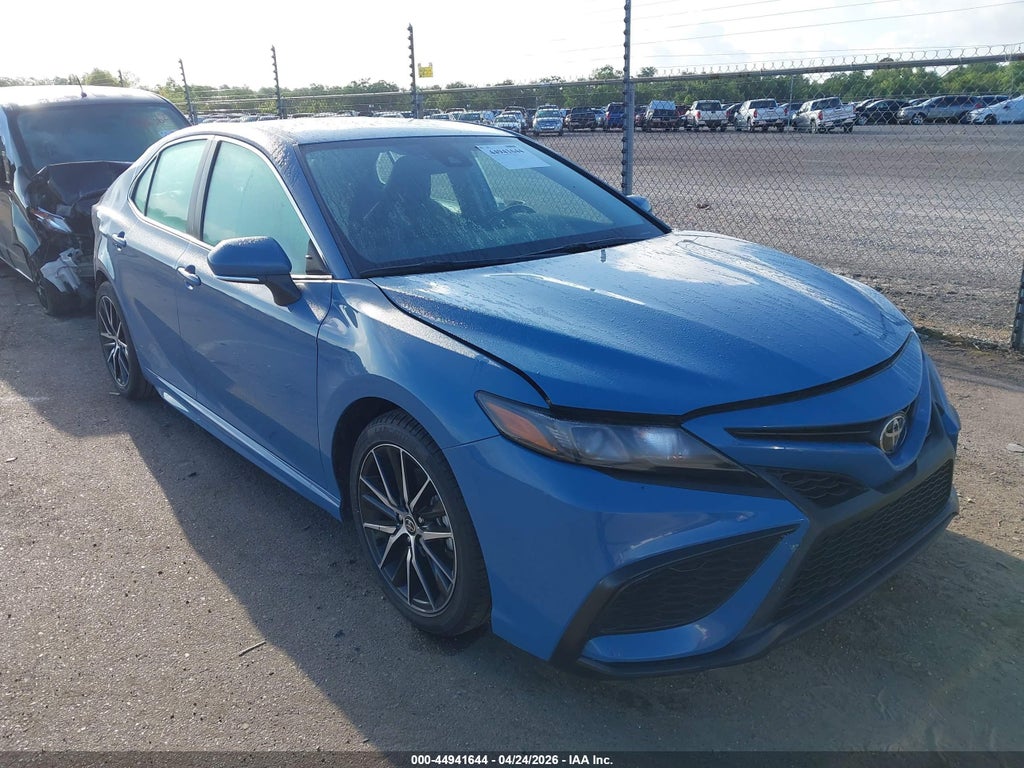 Toyota Camry 2024
