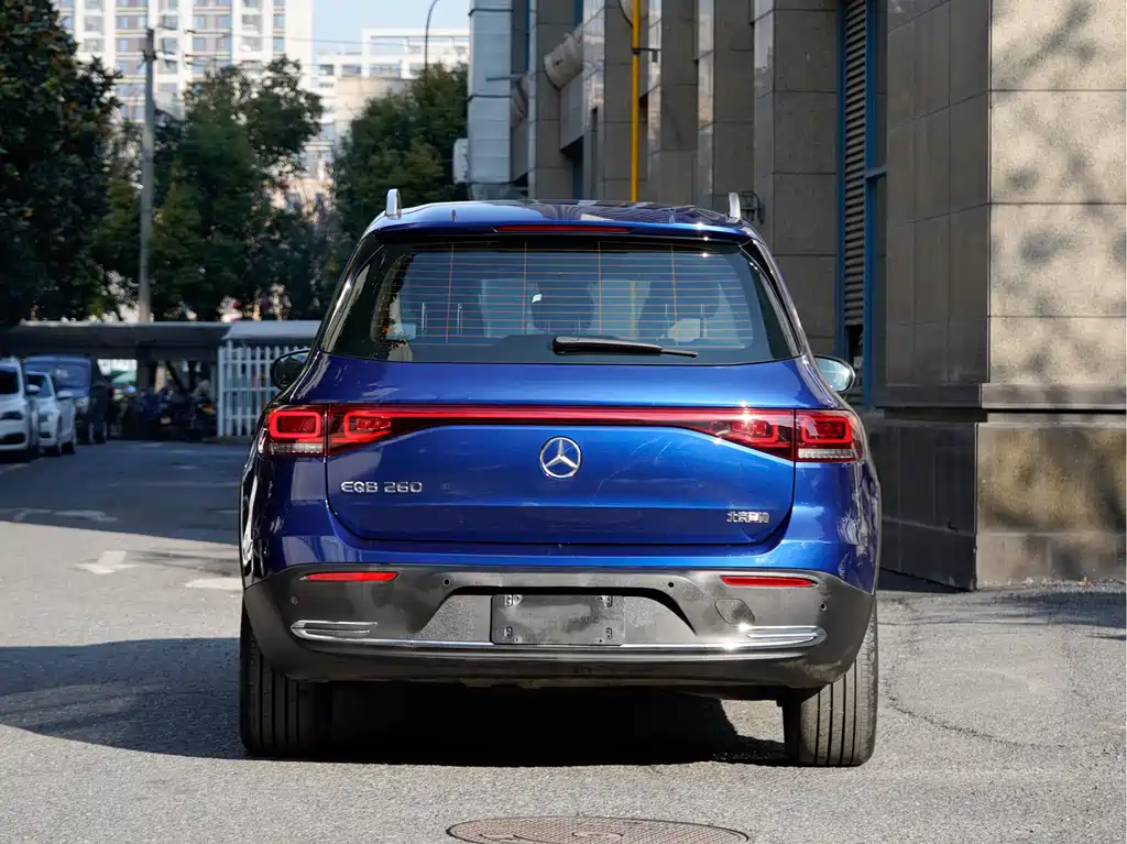 Mercedes-Benz EQB 2023