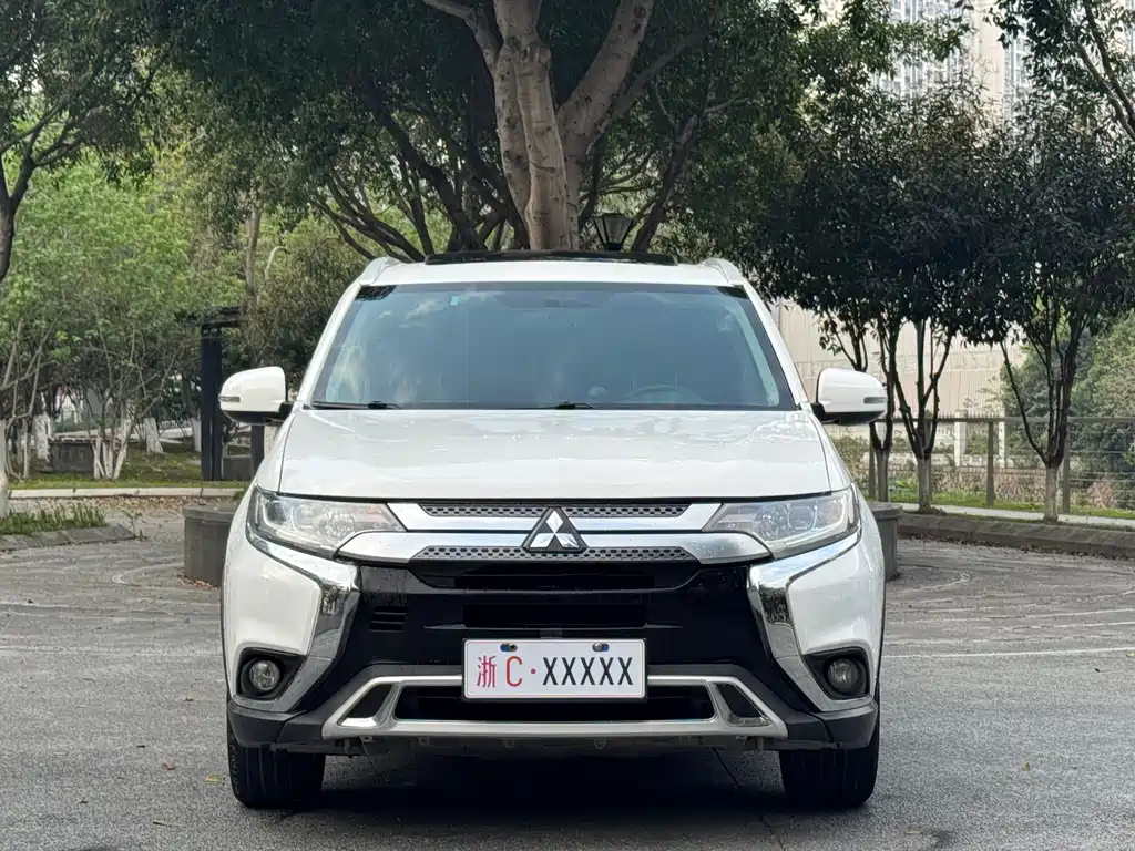 Mitsubishi Outlander 2021
