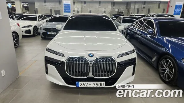BMW 7 серии 2023