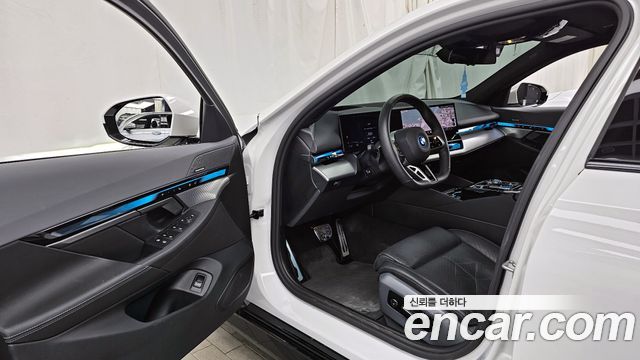 BMW i5 2024