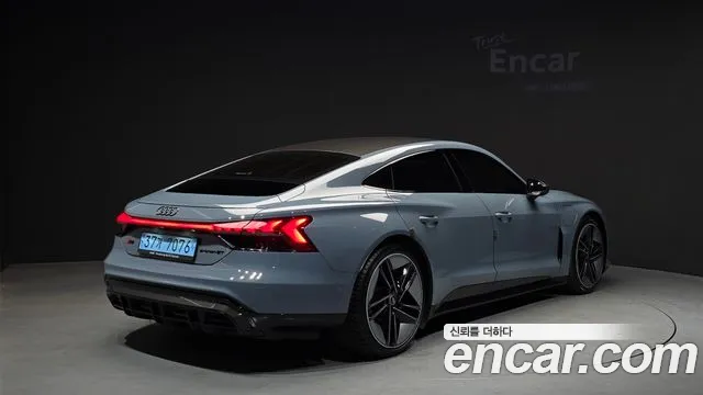 Audi RS e-tron GT 2022