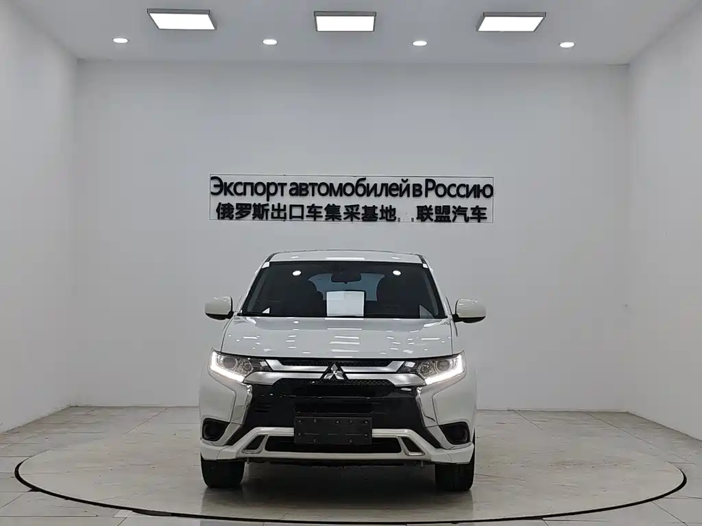 Mitsubishi Outlander 2023