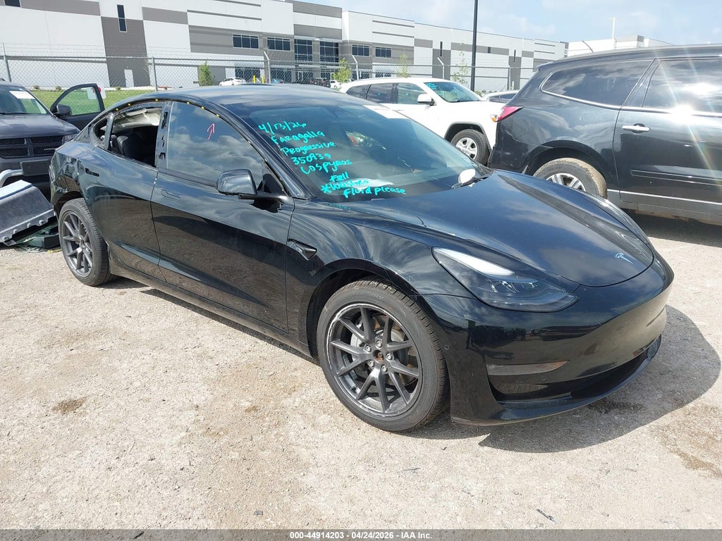 Tesla Model 3 2022