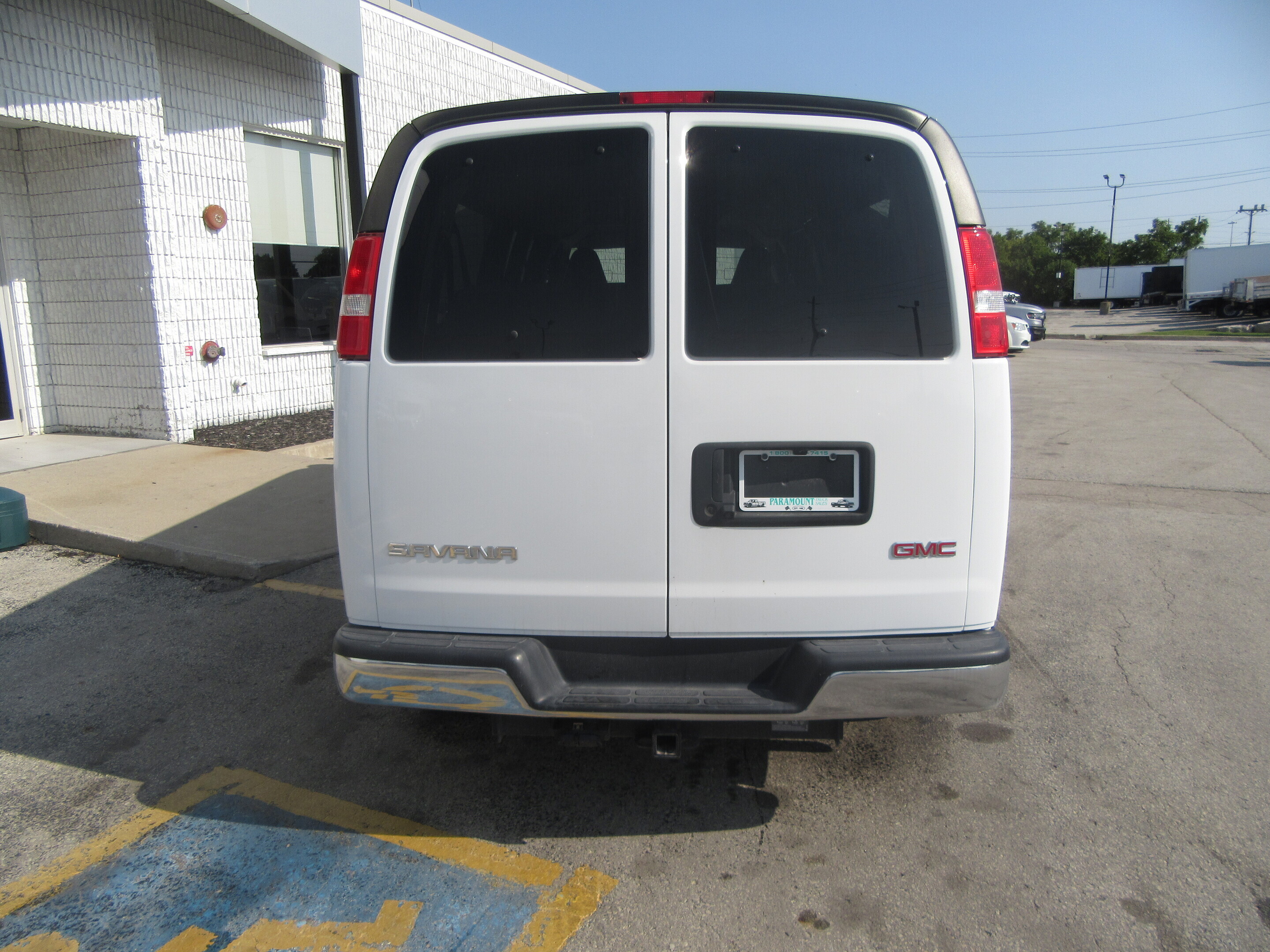 GMC Savana 2023