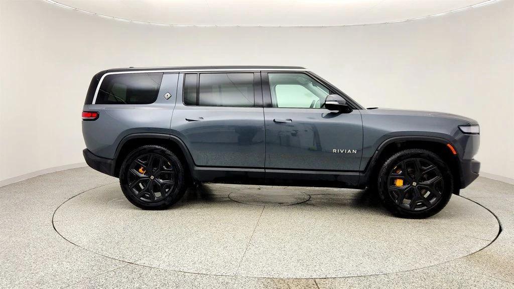 Rivian R1S 2023