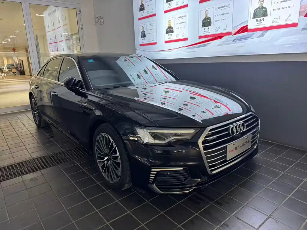 Audi e-tron 2023