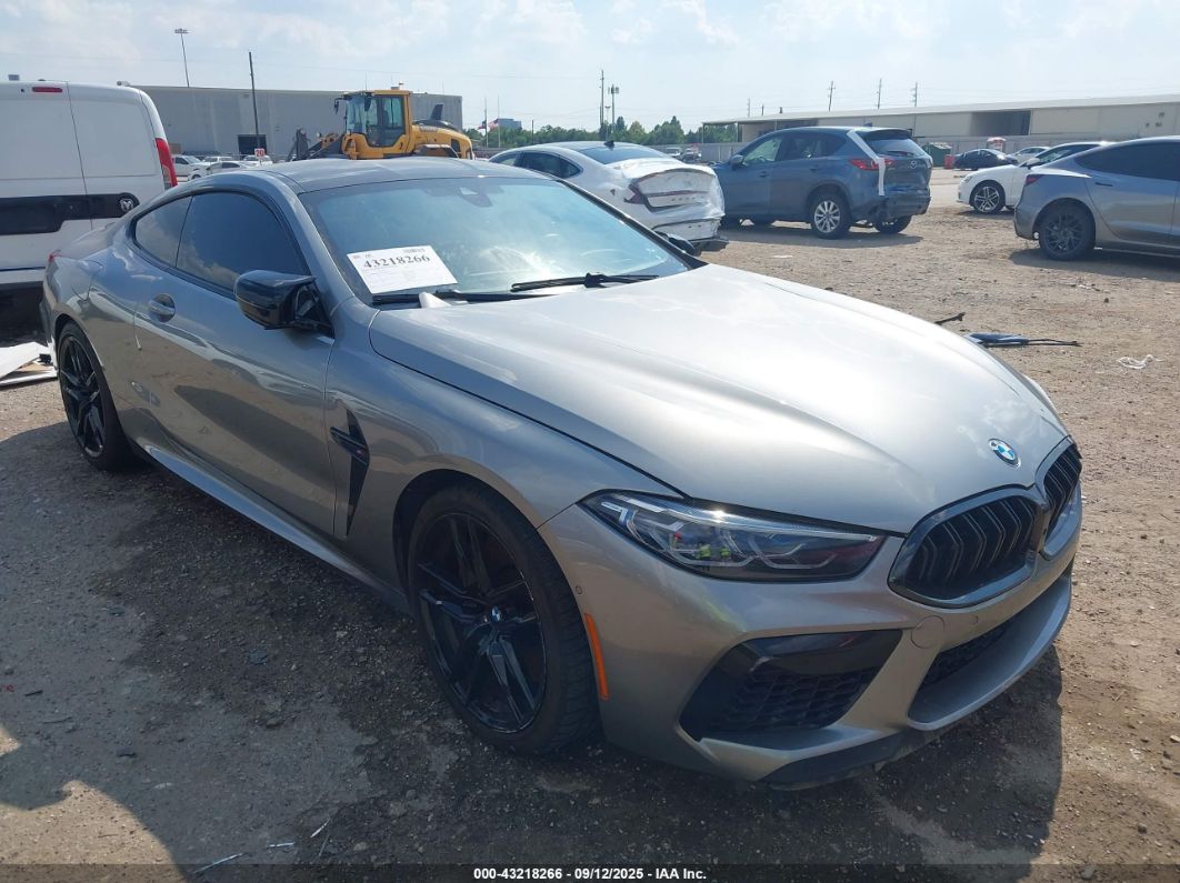 BMW M8 2022