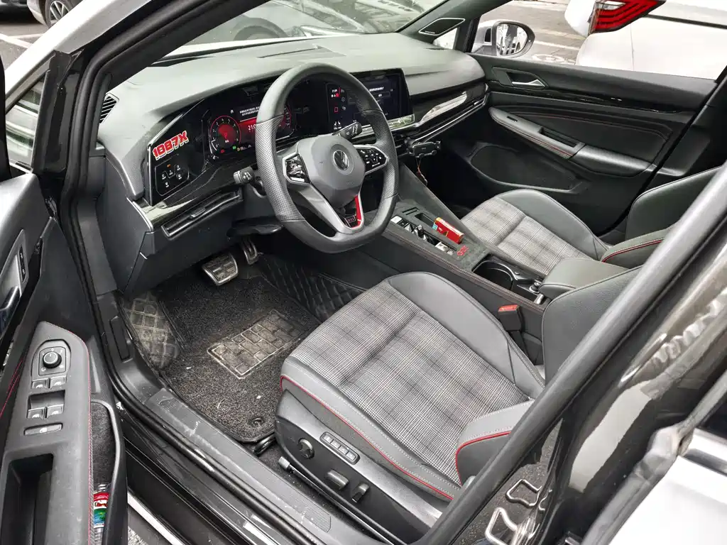 Volkswagen Golf GTI 2023