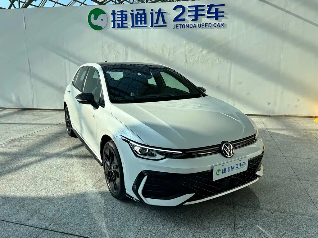 Volkswagen Golf 2024