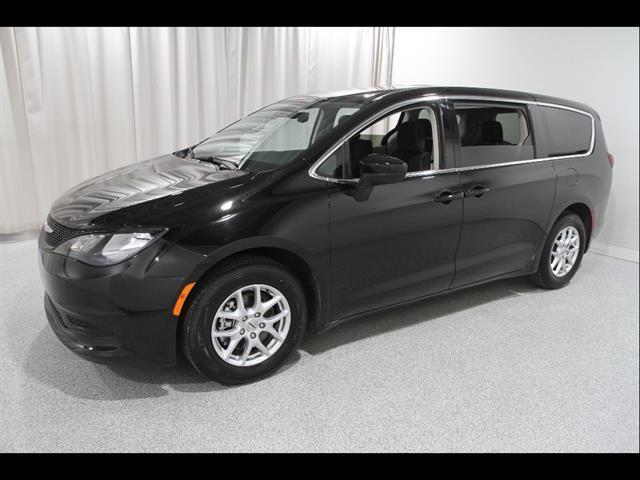 Chrysler Voyager 2024