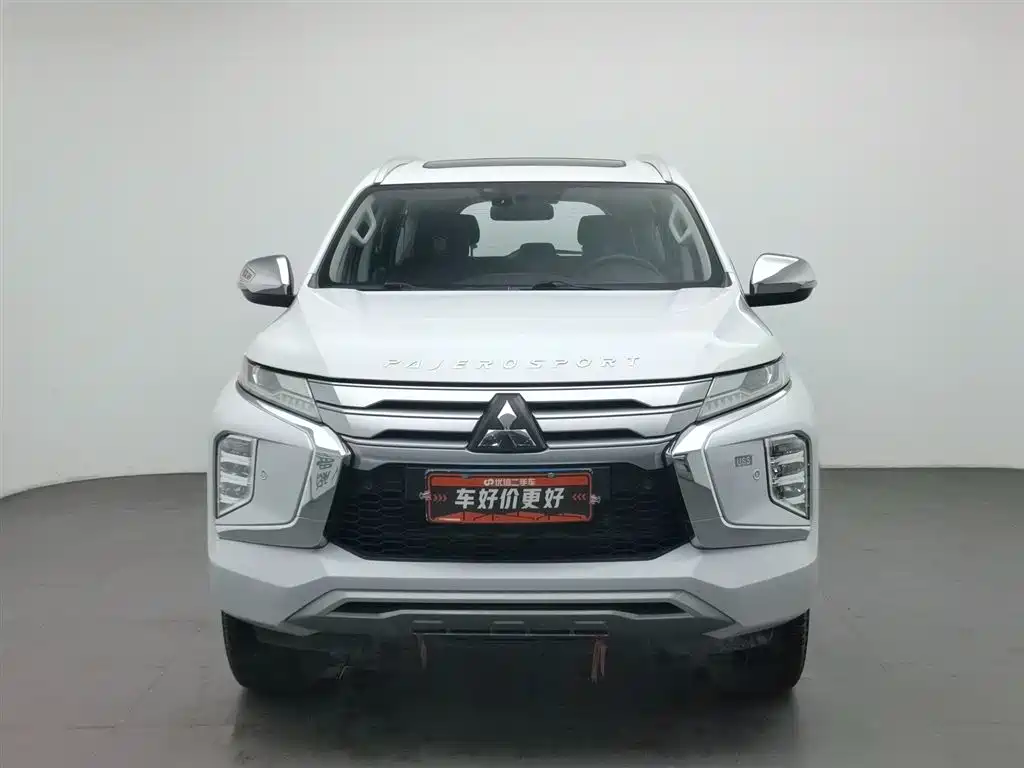 Mitsubishi Pajero 2020