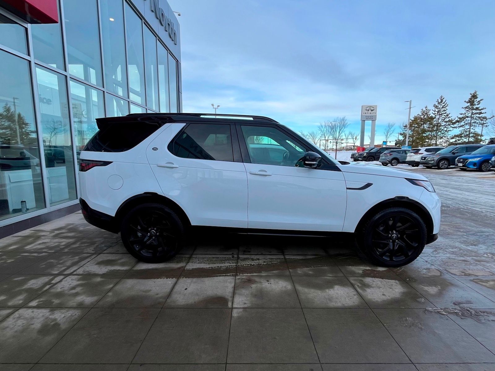 Land Rover Discovery 2024