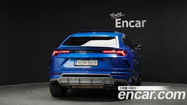 Lamborghini Urus 2021