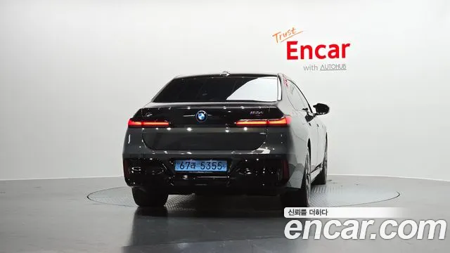 BMW i7 2025