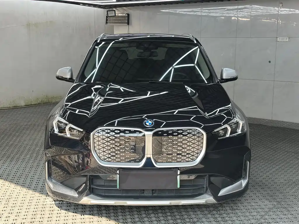BMW iX1 2024