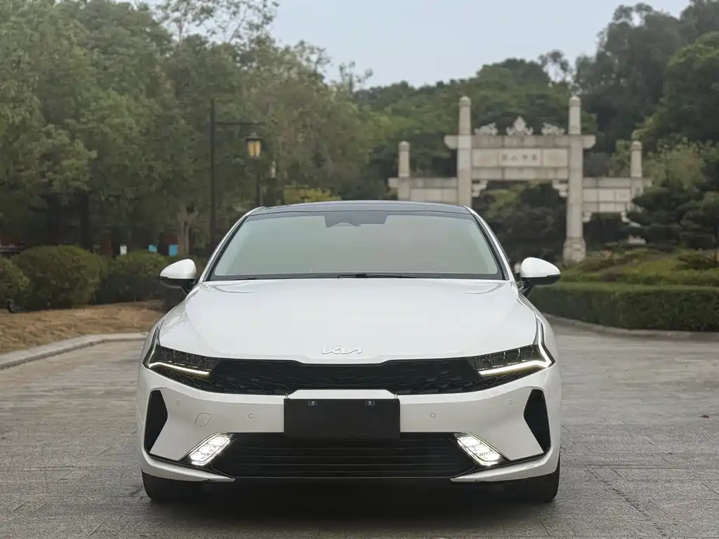Kia K5 2023