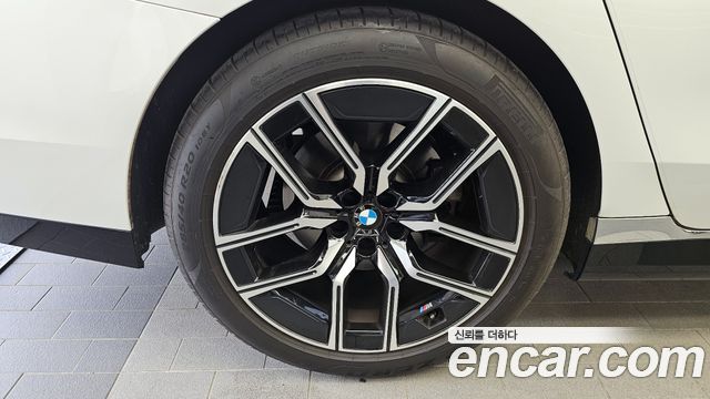 BMW 7 серии 2023