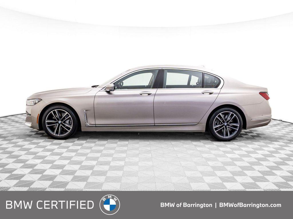 BMW 750 2022