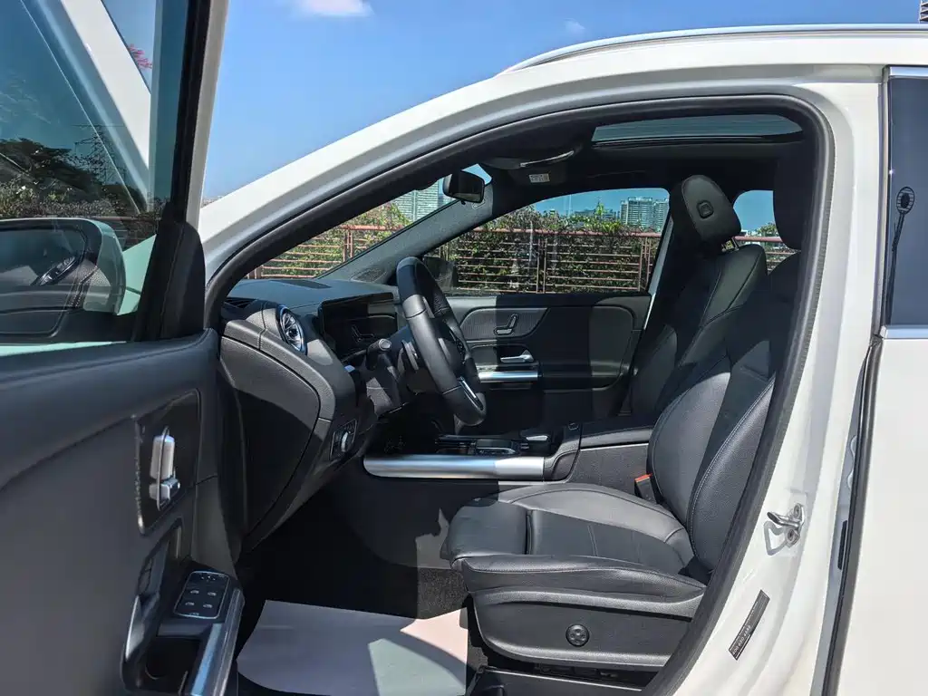 Mercedes-Benz GLA 2023