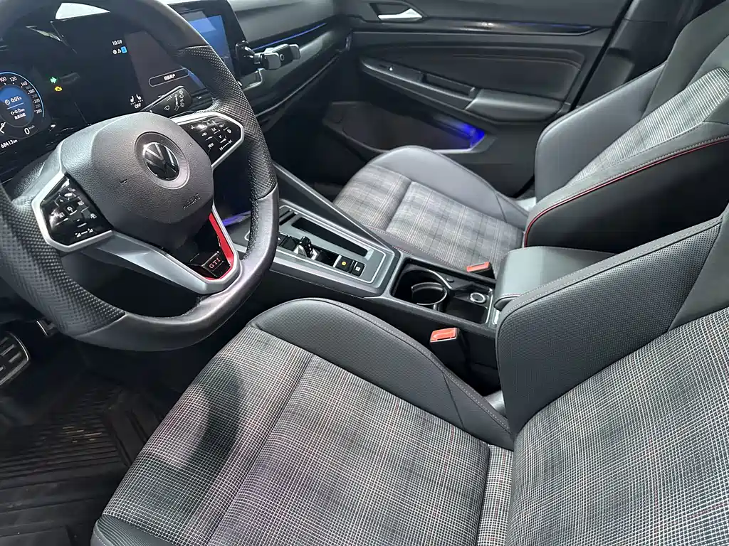Volkswagen Golf GTI 2021