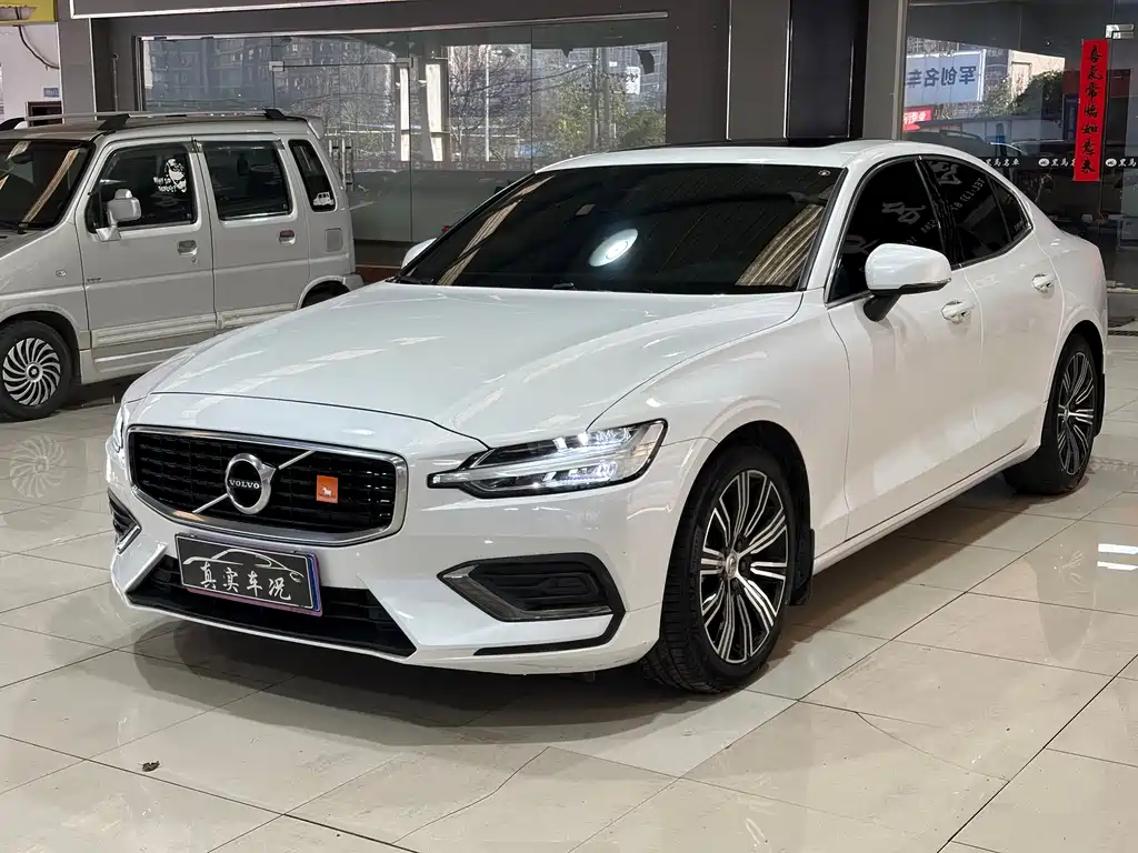 Volvo S60 2022
