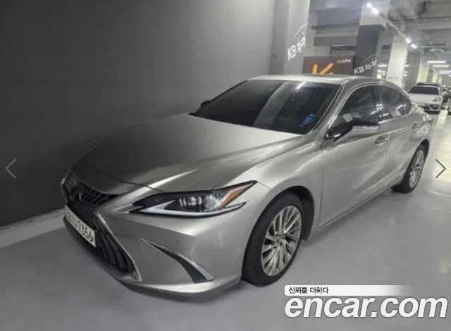 Lexus ES 2024