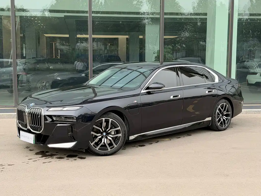 BMW i7 2024