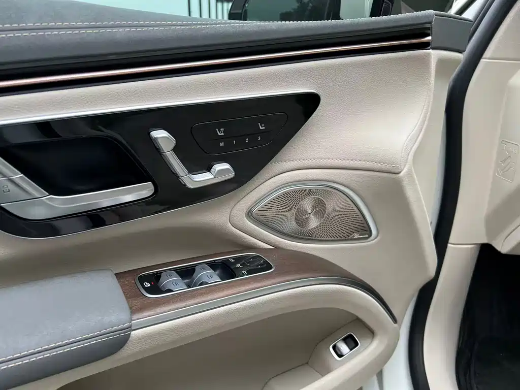 Mercedes-Benz EQS 2023