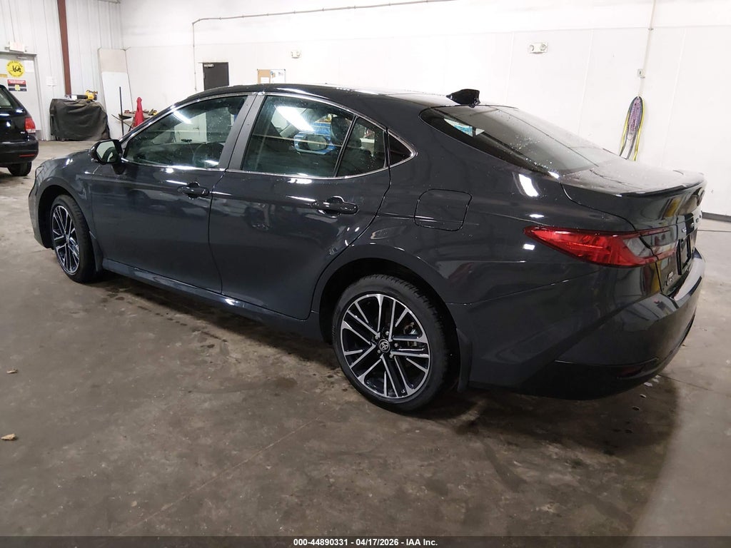 Toyota Camry 2025