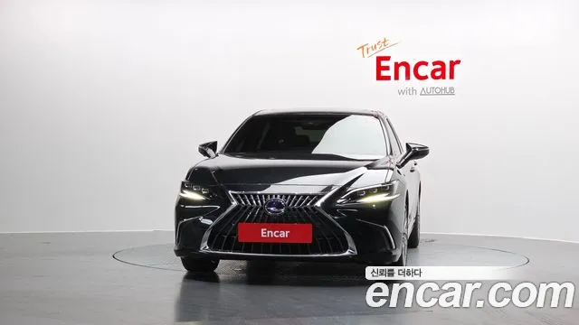 Lexus ES 2022
