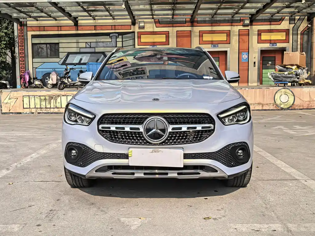 Mercedes-Benz GLA 2021