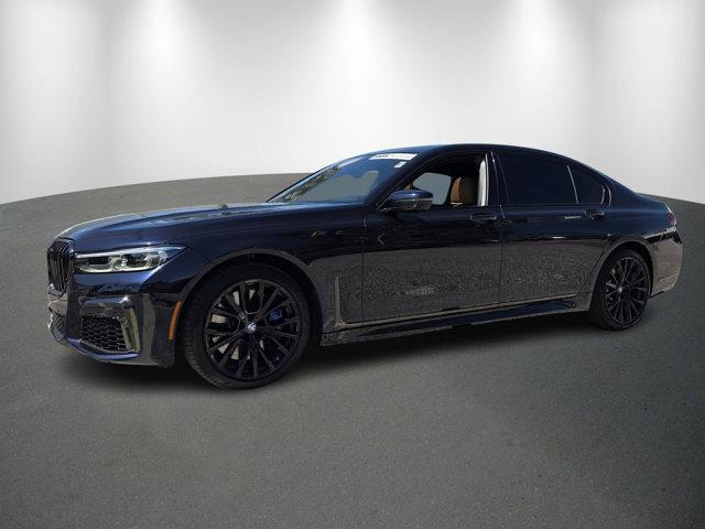 BMW 750 2022