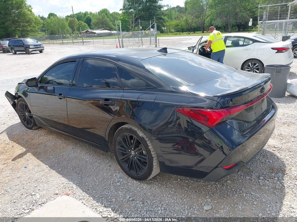Toyota Avalon 2022