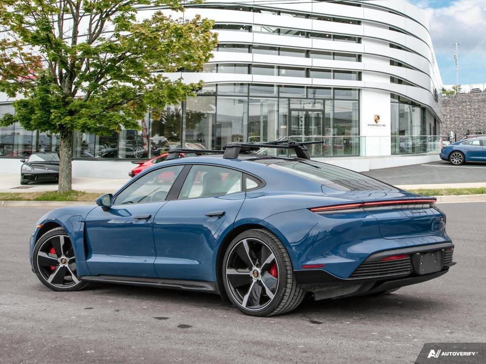 Porsche Taycan 2023