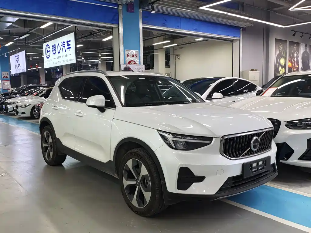 Volvo XC40 2024