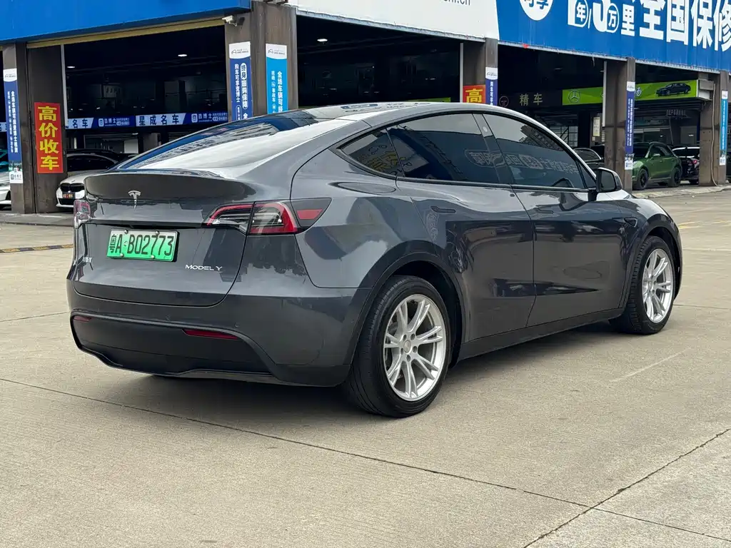 Tesla Model Y 2022