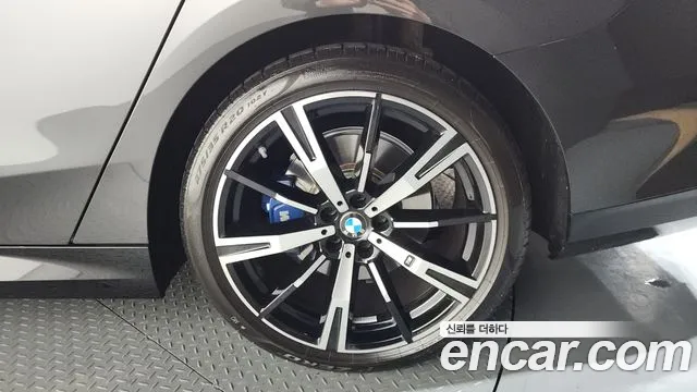 BMW 5 серии 2023