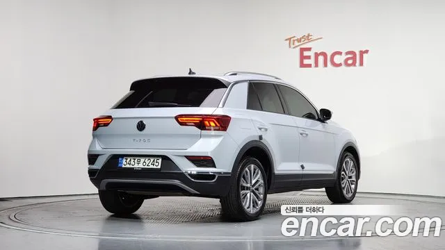 Volkswagen Taos 2021