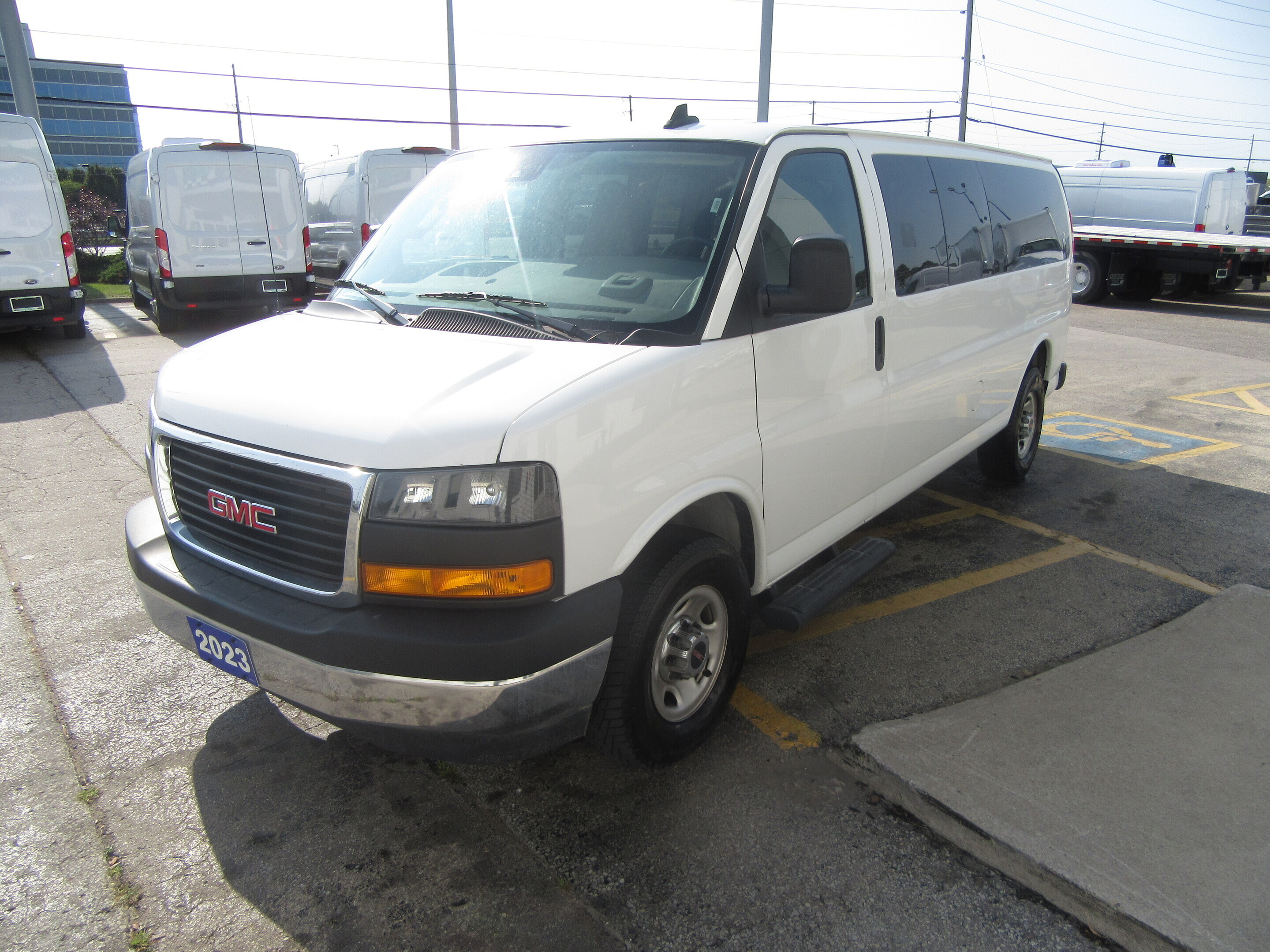 GMC Savana 2023