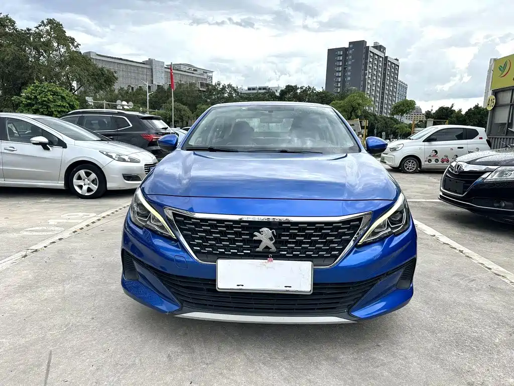 Peugeot 408 2021
