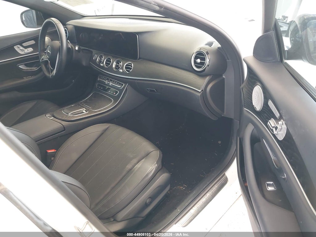 Mercedes-Benz E-Класс 2023