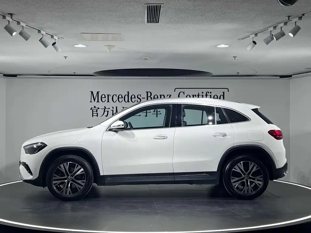 Mercedes-Benz GLA 2024